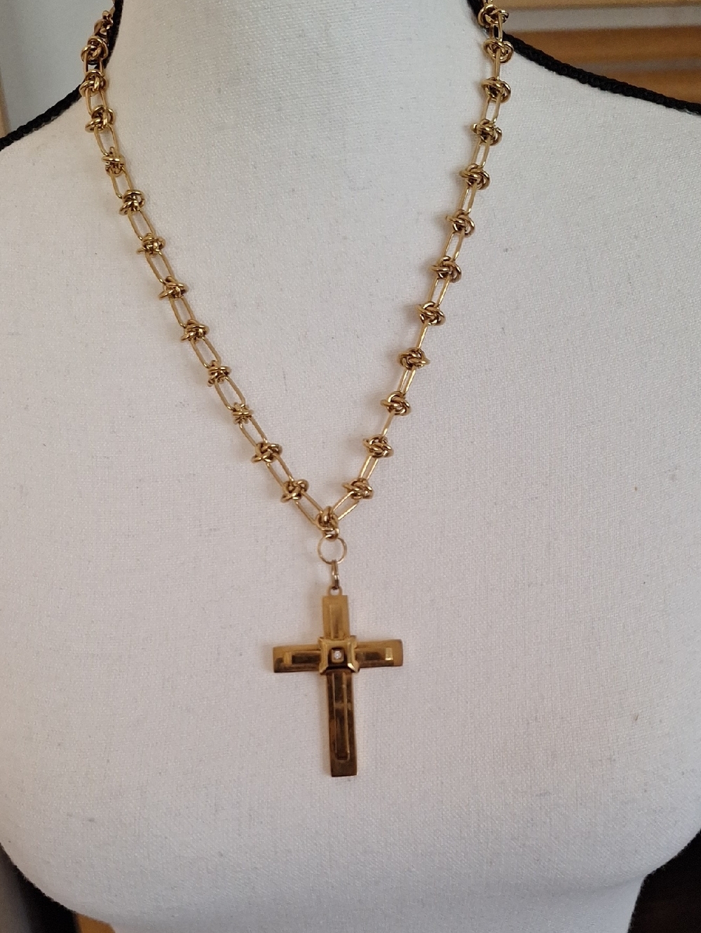 Gold Cross Pendant Necklace - Women Jewelry